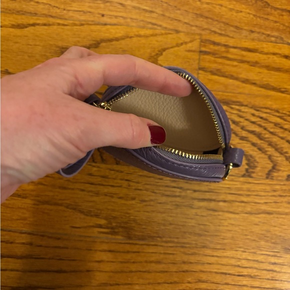 Cuyana Lavender Leather AirPod Case Key Chain - Picture 2 of 3